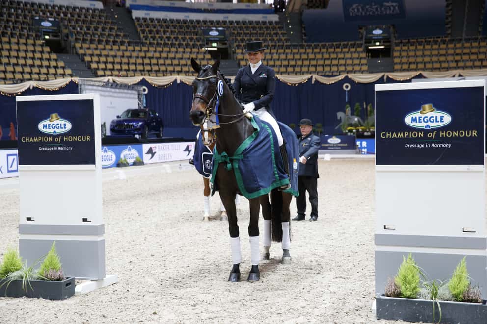 Fohlenhofs Rock'n Rose verstirbt bei Siegerehrung - sport ...